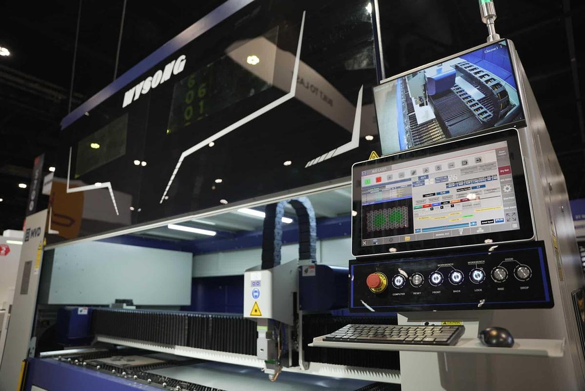 Compact Fiber Lasers