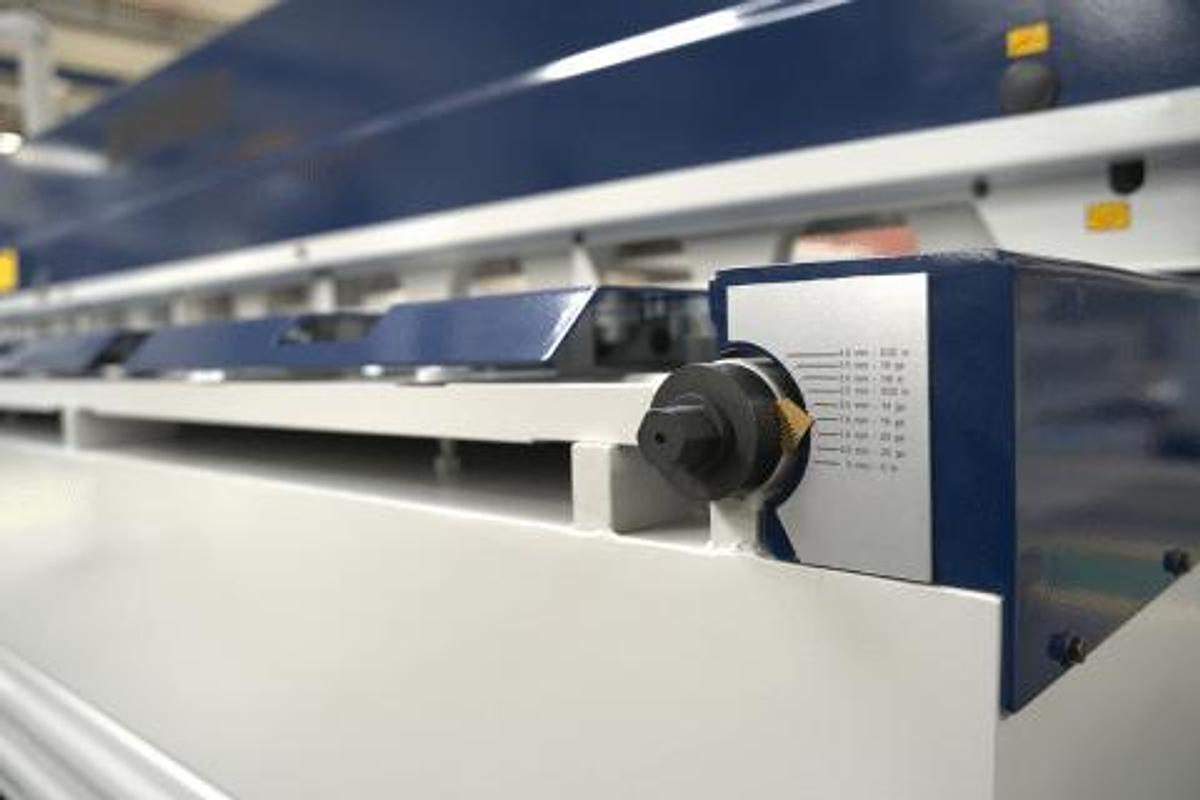 Light-Duty Sheet Metal Shears