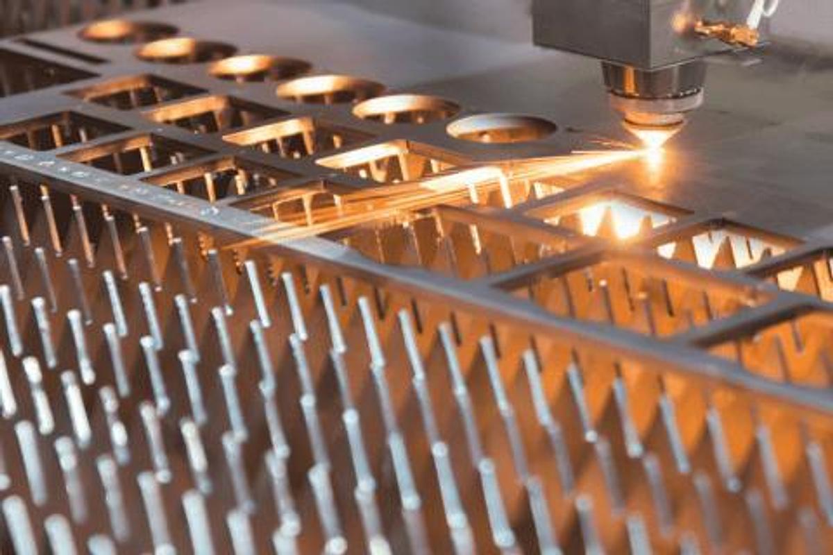 Compact Fiber Lasers
