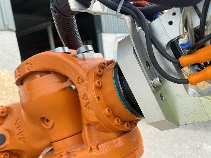 Used 2014 Kuka KR 16-2 16KG 6 Axis Robot