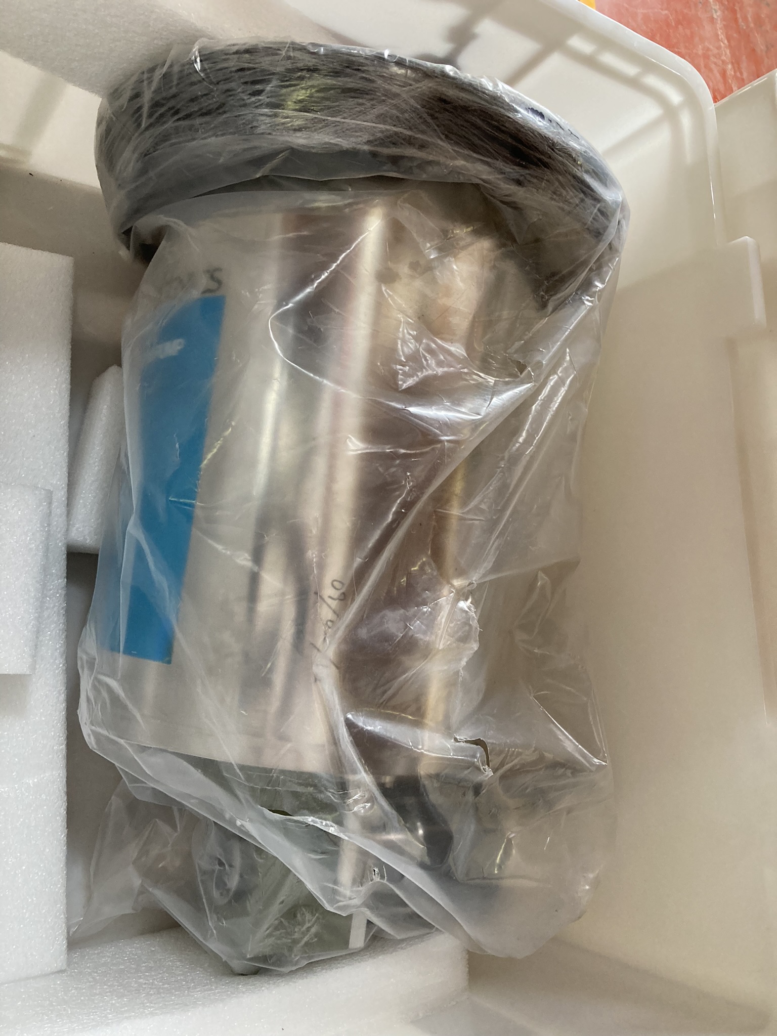 Used CTI-CRYOGENICS 8018182 CYRO-TORR 10 CYRO PUMP