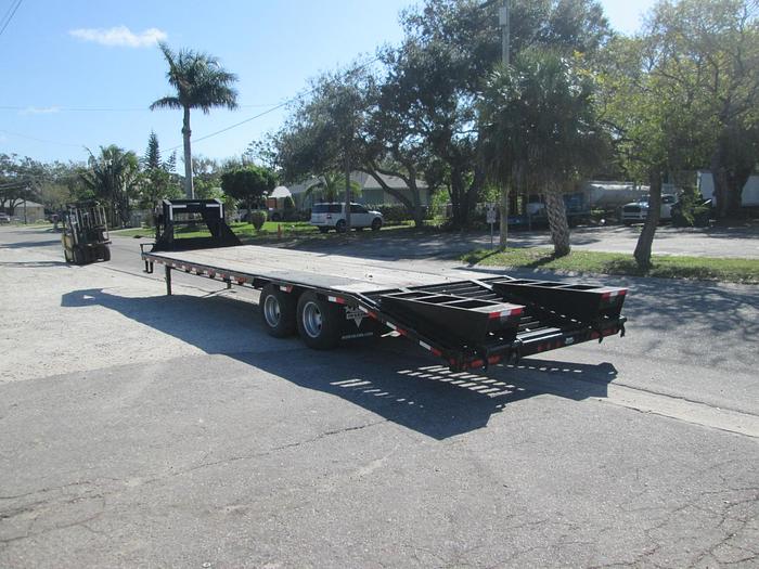 Used 2016 PJ 30' Gooseneck Trailer
