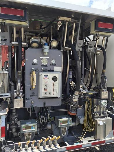 Used Unit #: 17326 - 2006 Freightliner chassis, Manufactured by DTS.