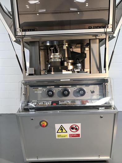 Used Fette P2000 Tablet Press