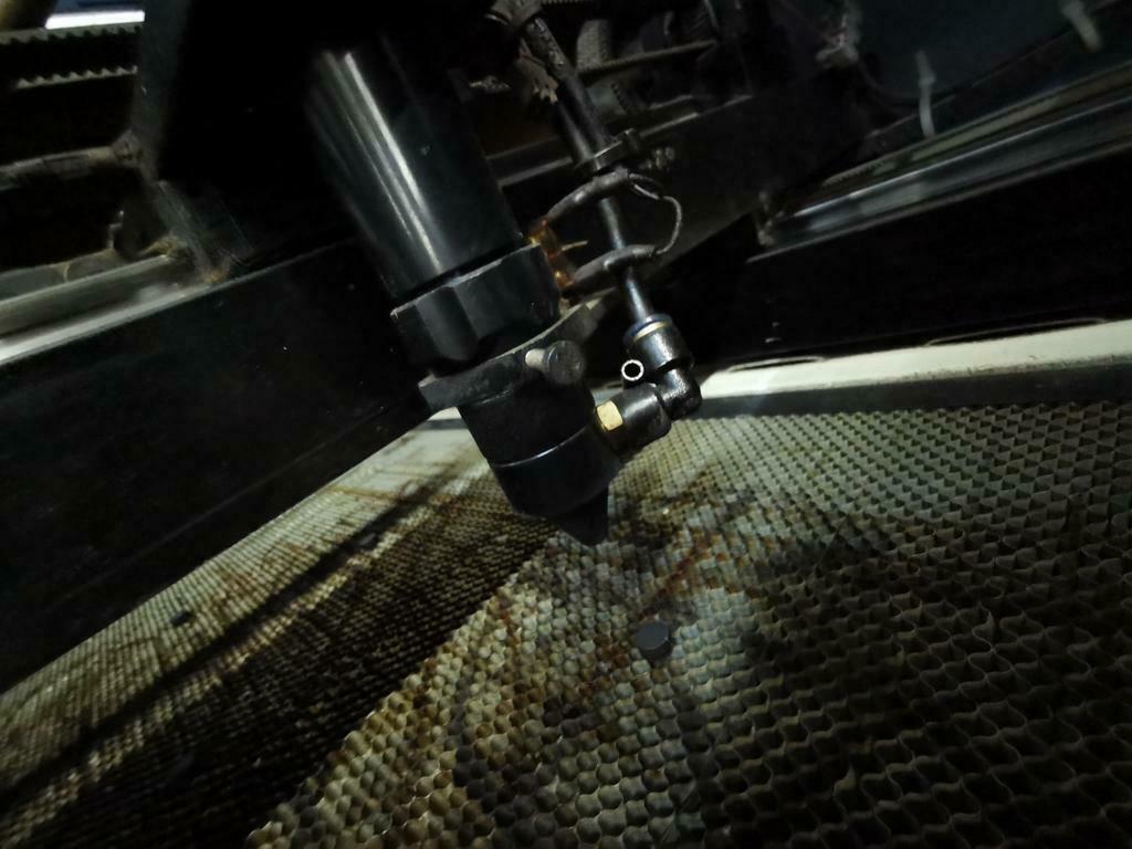 Usado CNC LASER CUTTING MÁQUINA