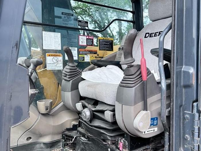 Used 2010 JOHN DEERE 135D EXCAVATOR
