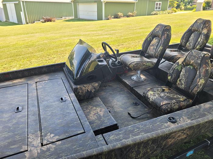 Used 2017 Crestliner 17 Storm