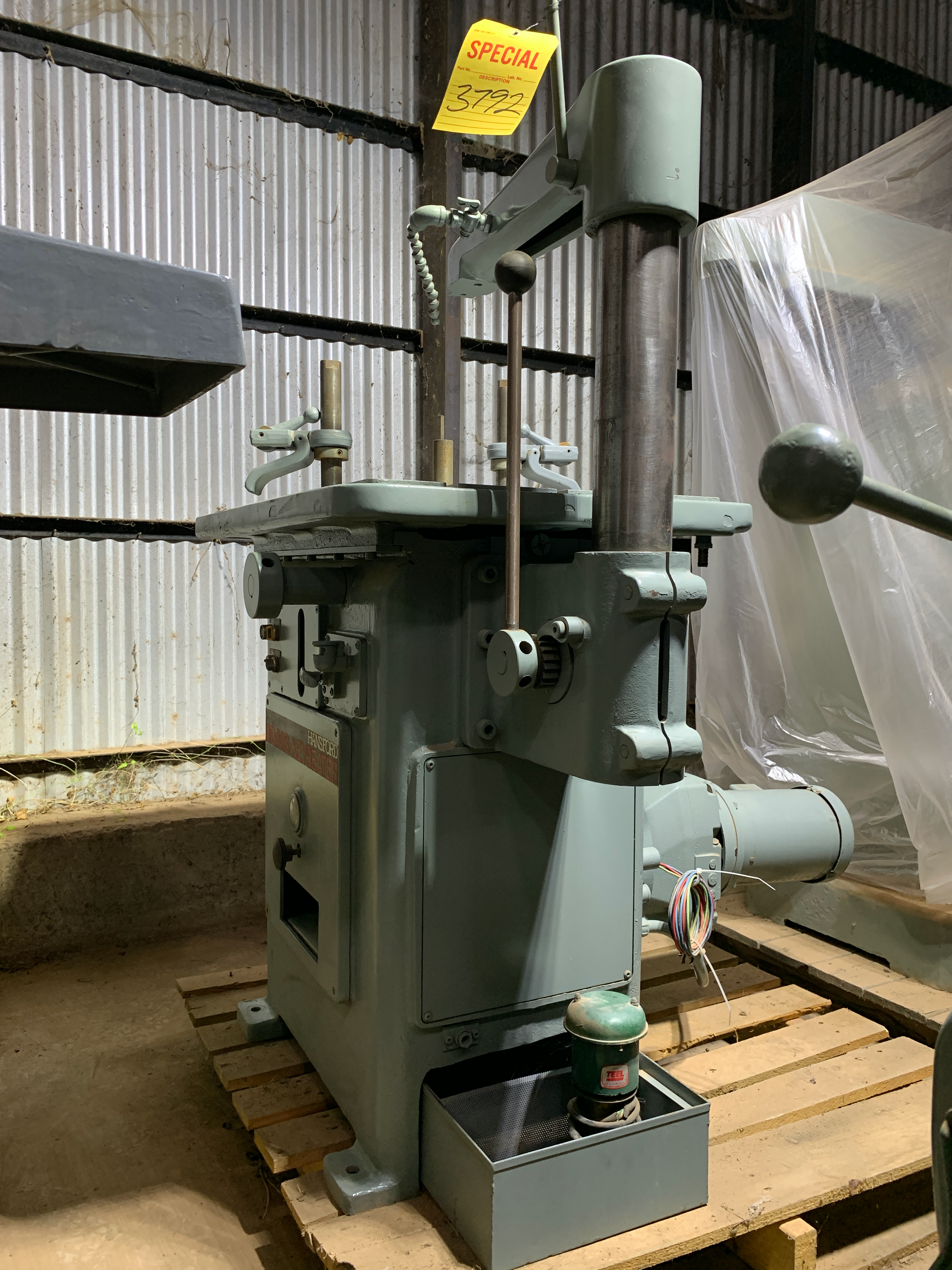 Used 1/16"-1 1/2" Davis Hansford Mdl DA-15B Automatic Variable Speed Keyseater