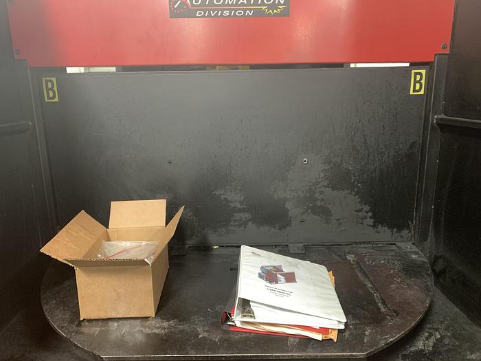 Used LINCOLN ELECTRIC SYSTEM 20 MIG WELDING CELL WITH FANUC ARCMATE 100IC ROBOT AND R30iB CONTROLLER