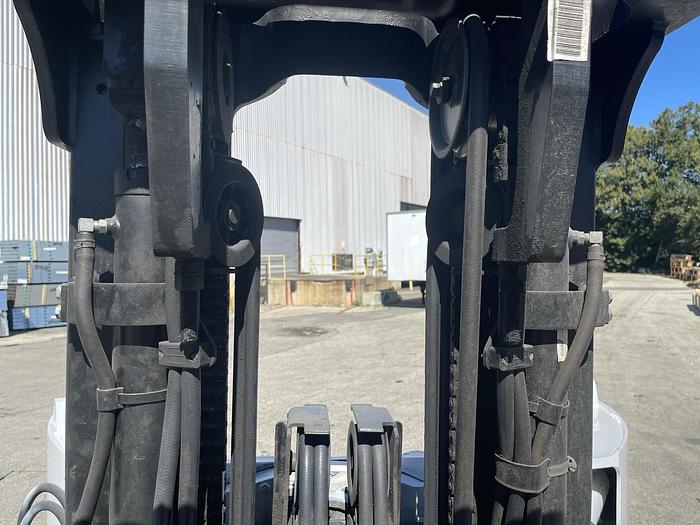 Used 12,000 POUND YALE ROLL CLAMP TRUCK W/ 72" CASCADE CLAMP