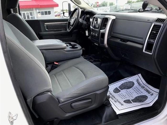 Used Versalift VST36I-MH 41ft Bucket Boom on a 2016 Ford F550 4x4 Reg Cab Truck - C605105