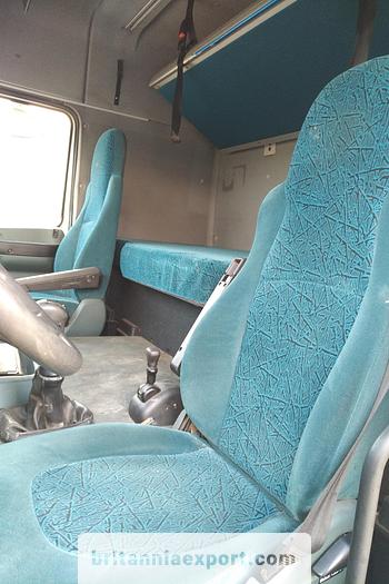 Used 2005 DAF XF95 430 manual tractor unit