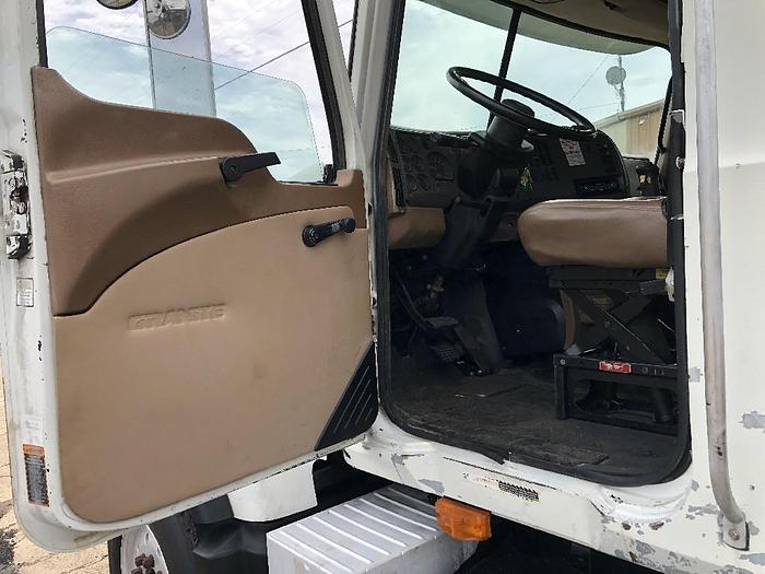 Used 2004 Mack CV713