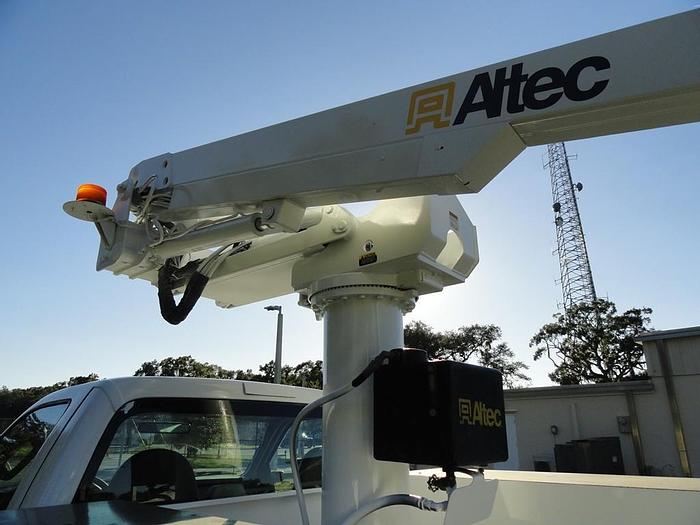 Used 2008 Ford F550 Altec AT235P 40ft Cable Bucket Truck - 05083