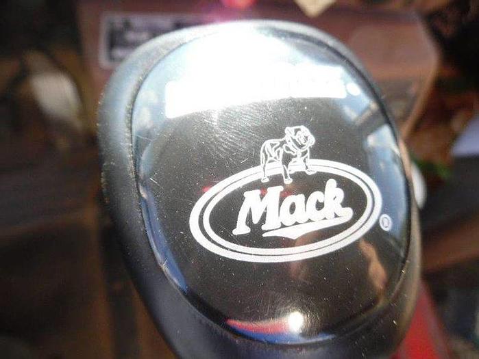 Used 2005 Mack Wireline