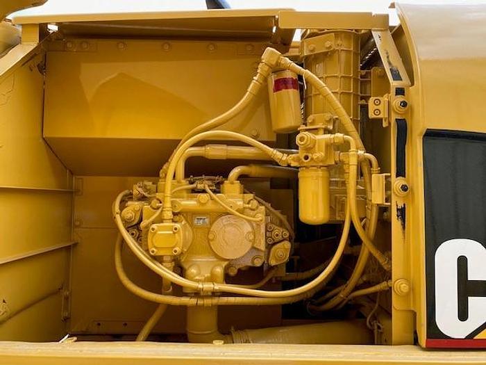 Used 2002 Caterpillar 320CL- HYDRAULIC THUMB