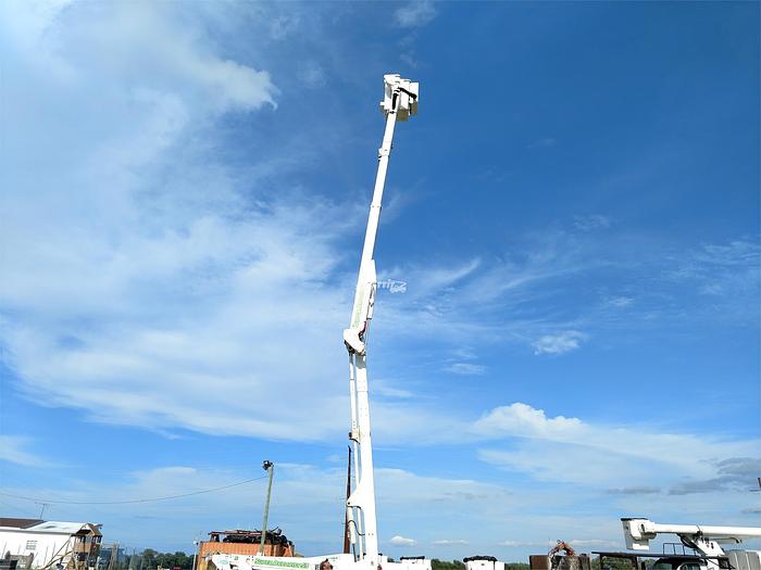 Used 2011 SKYLIFT/ VERSALIFT SUPER ARBORIST 53/VST521