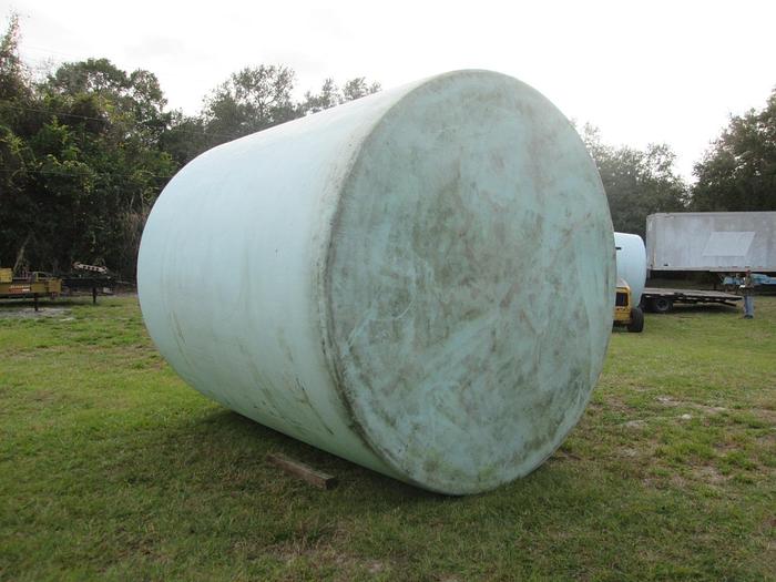 Used 6000 Gallon Vertical Poly Tank