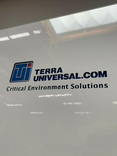 Used Terra Universal 2001-69 ValuLine Vertical 30" x 36" x 73" Laminar Flow Station