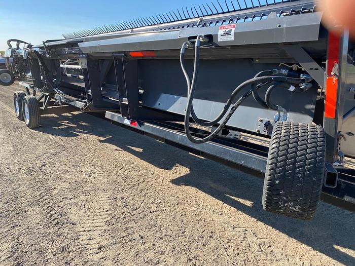 Used 30' Massey Ferguson 5200 Draper Header w/ Cart