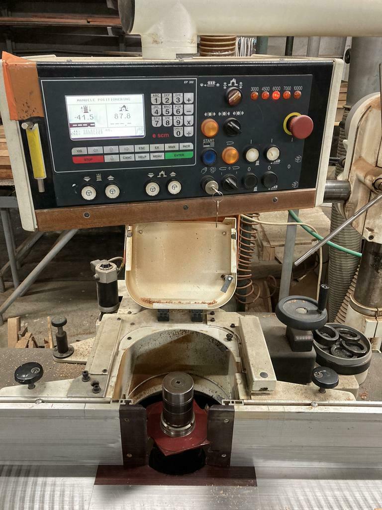 Usado SCM T 130-2001