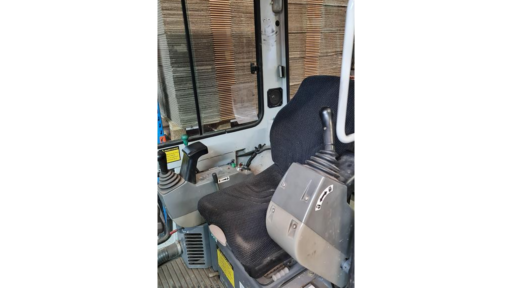 Usado TAKEUCHI TB016