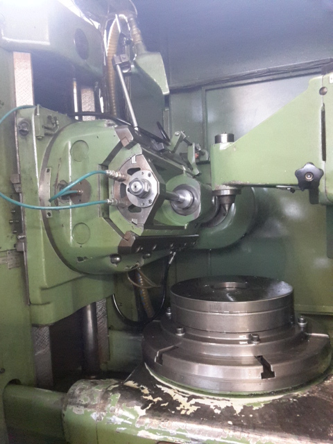 Used Pfauter P-630 PLC