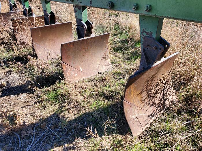 Used John Deere 965 Switch Plow - 8 Bottom