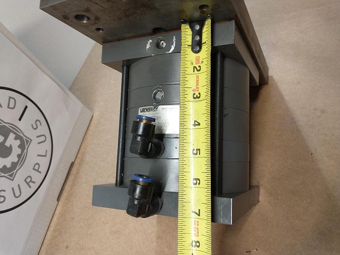 Used Vickers SC6288 Pneumatic Tool Changer Cylinder Cincinnati Arrow 1000