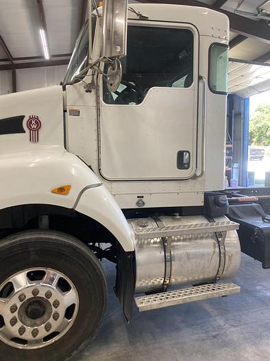 Used 2015 Kenworth T300