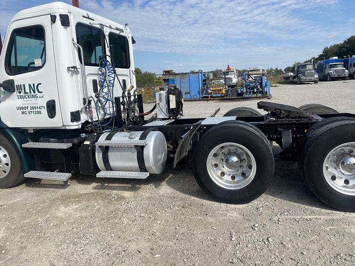 Used 2013 Freightliner Cascadia