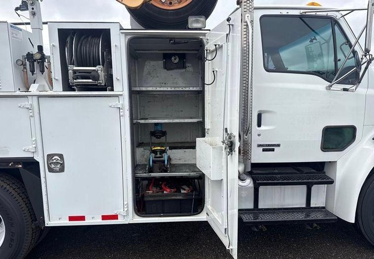 Used 2008 Sterling Acetera Service Truck