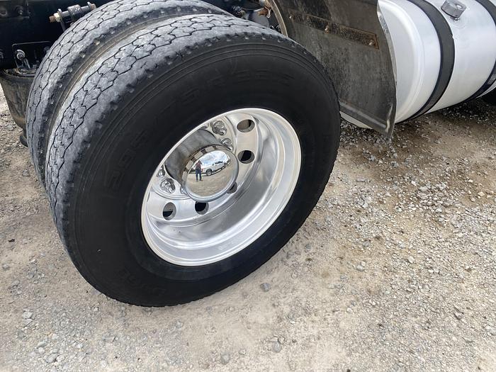 Used 2013 Freightliner Cascadia Day Cab