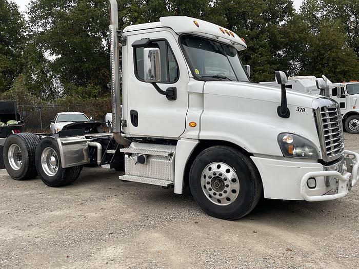 Used 2020 Freightliner Cascadia