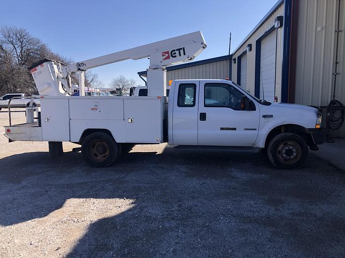 Used 2003 Ford 450 bucket truck