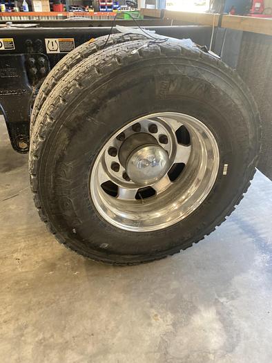 Used 2015 Kenworth T300