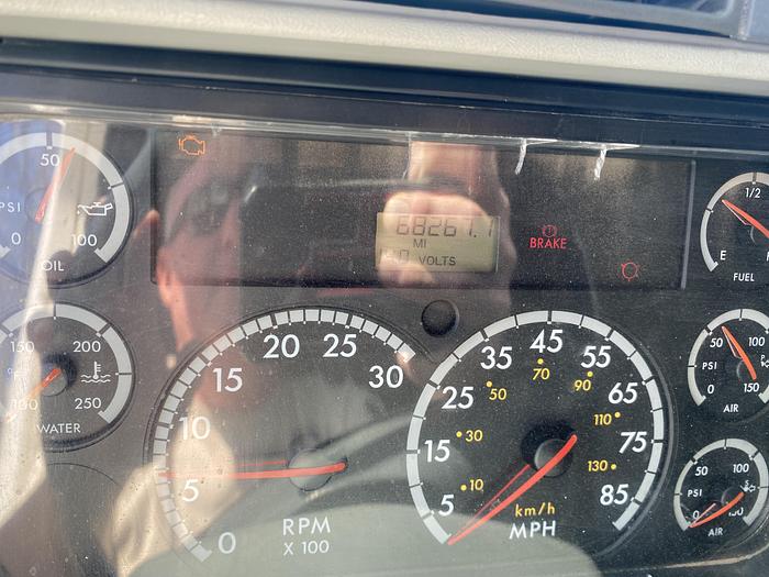 Used 2009 Freightliner Sleeper