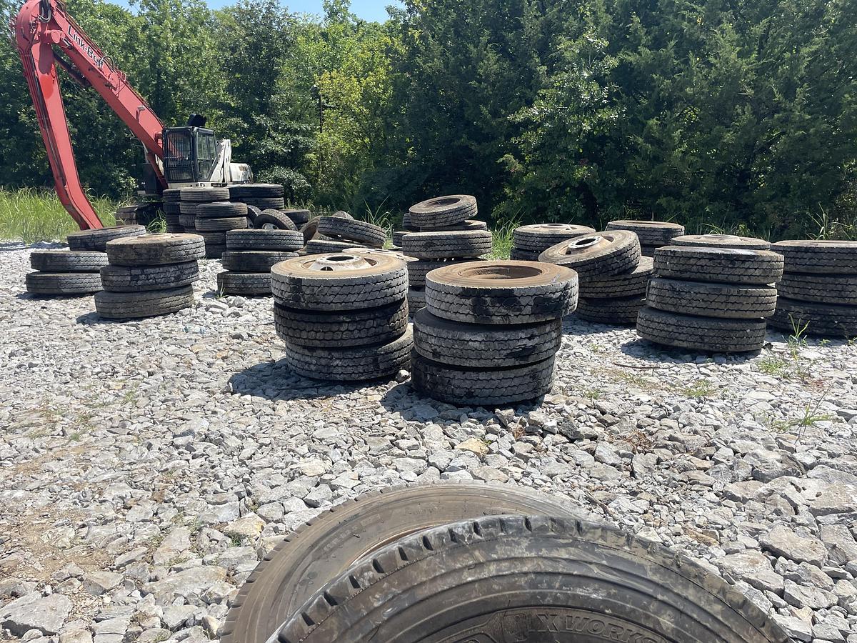 Used 2019 Tires 22.5