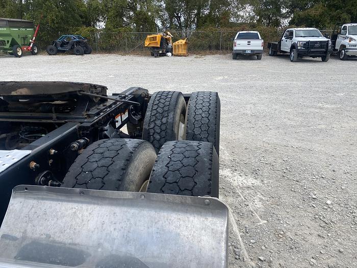 Used 2013 Freightliner Cascadia Day Cab