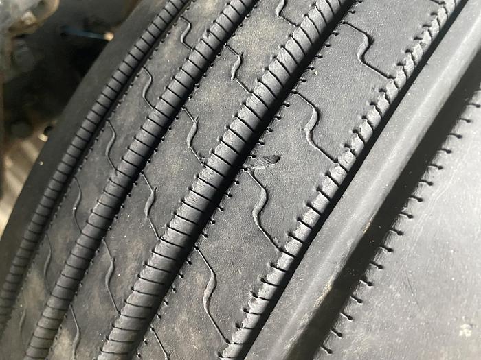 Used 2013 Freightliner Cascadia Day Cab