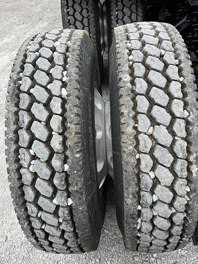 Used 2013 Mack Day cab