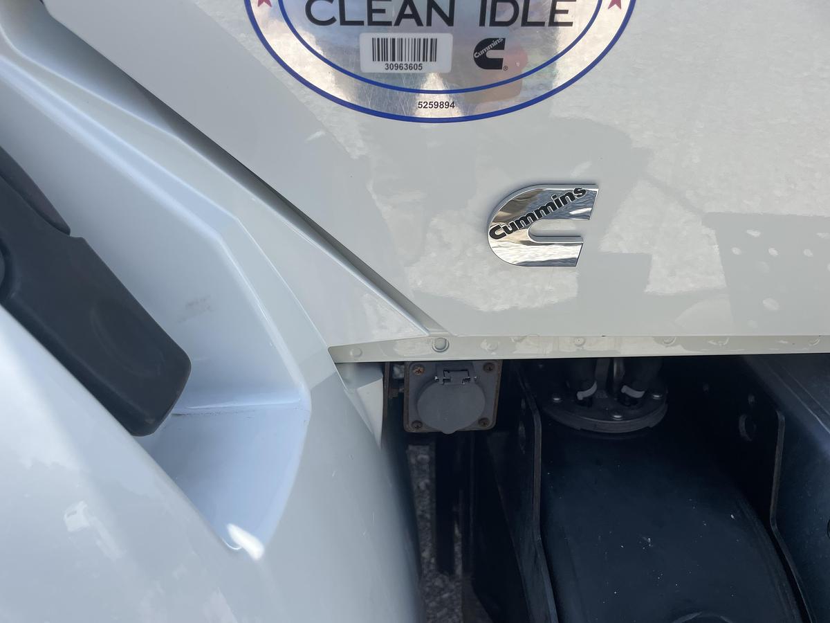 Used 2019 International Can and chassis