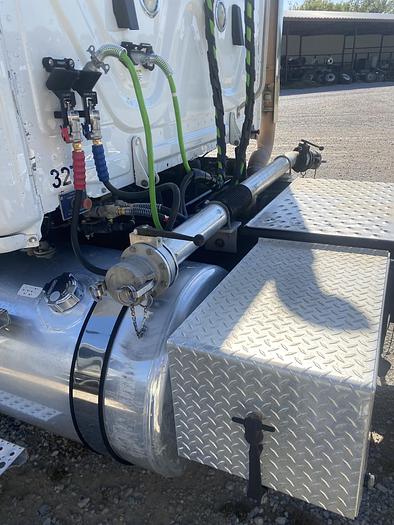 Used 2018 Freightliner Cascadia