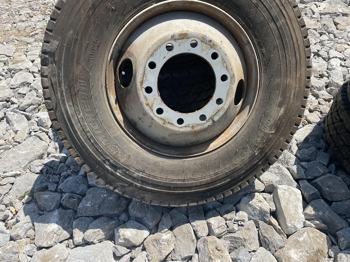 Used 2019 Tires 22.5