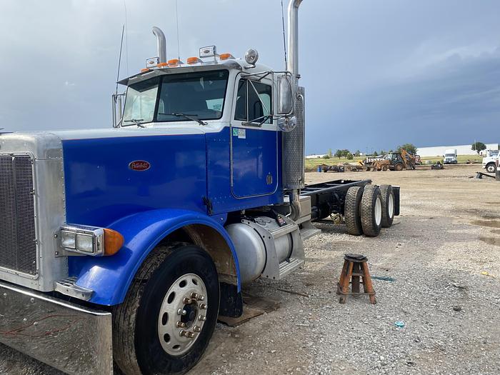 Used 2004 Peterbilt Cab and chassis