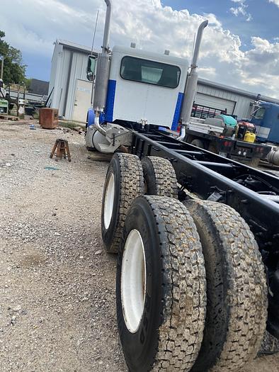 Used 2004 Peterbilt Cab and chassis