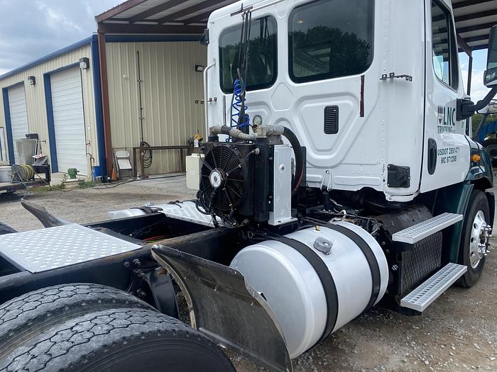 Used 2013 Freightliner Cascadia Day Cab