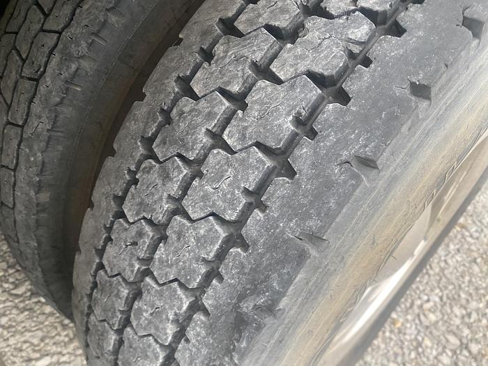 Used 2009 Ford 750 Slickline Quickrig