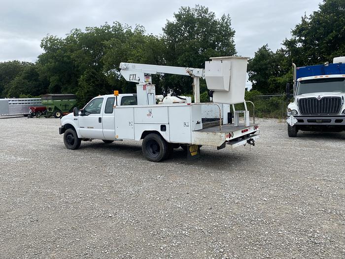 Used 2003 Ford 450 bucket truck