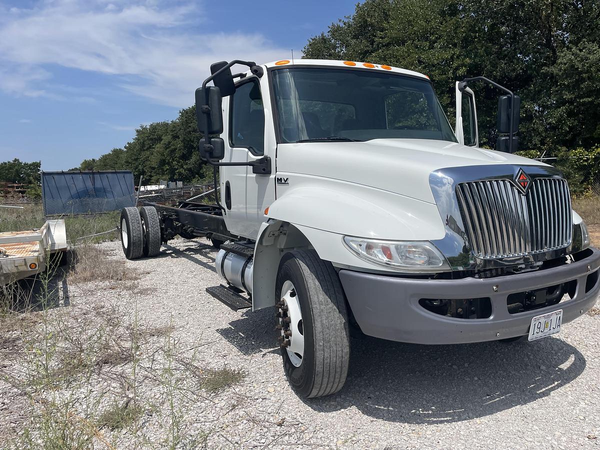 Used 2019 International Can and chassis